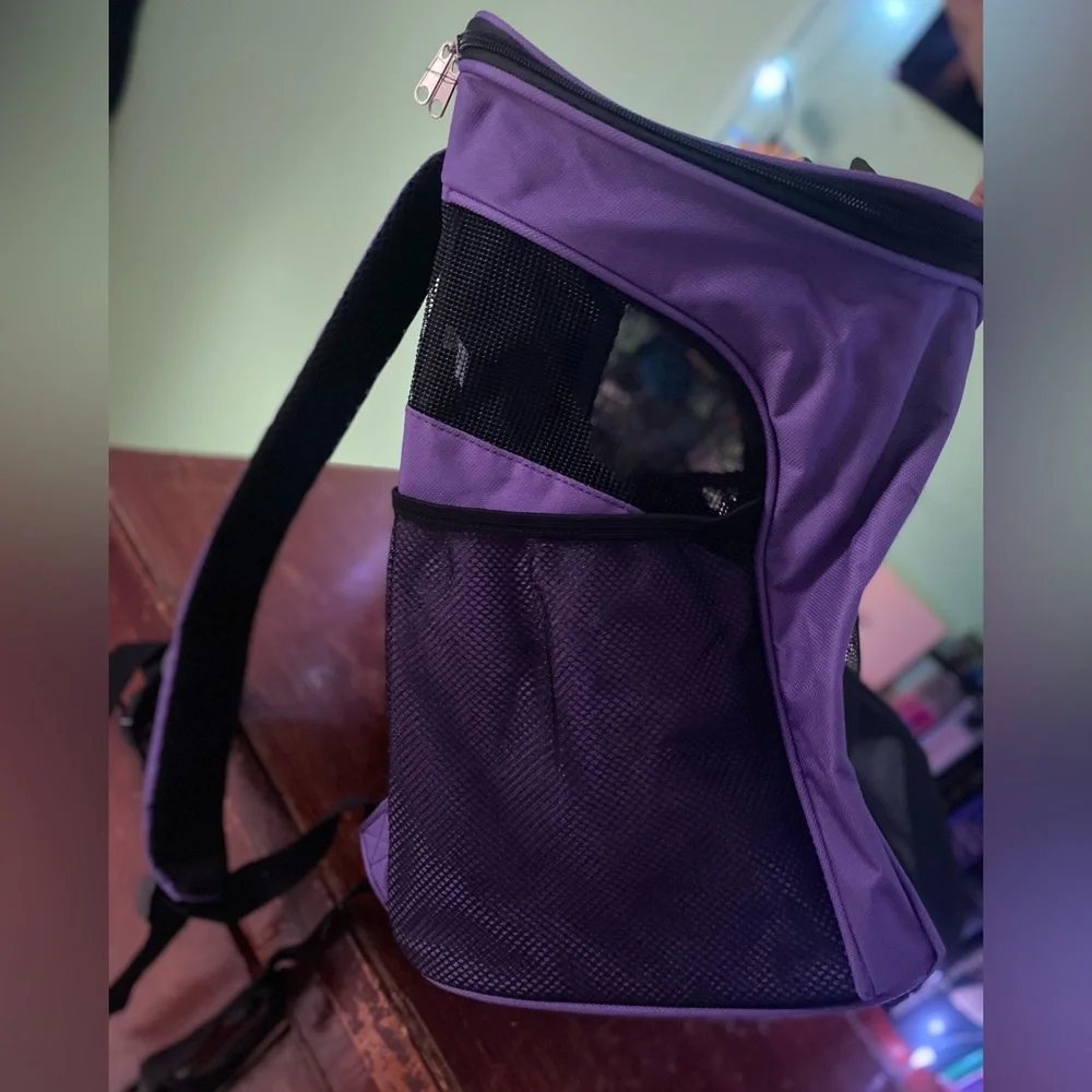 Cat mesh carry backpack, purple, zip up, perfect condition.
